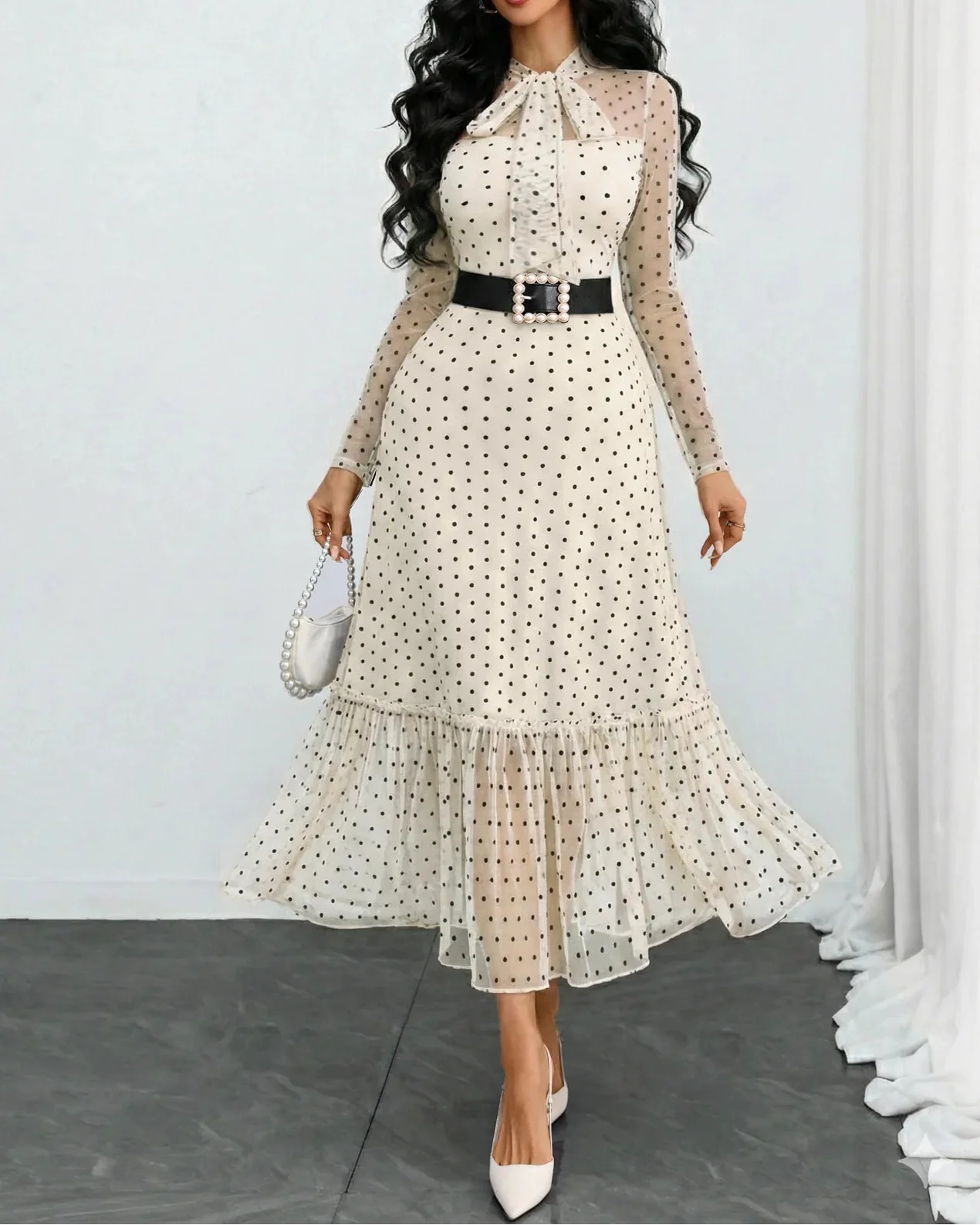 Verlanne — Midi-Kleid mit Polka-Dots und Bindekragen