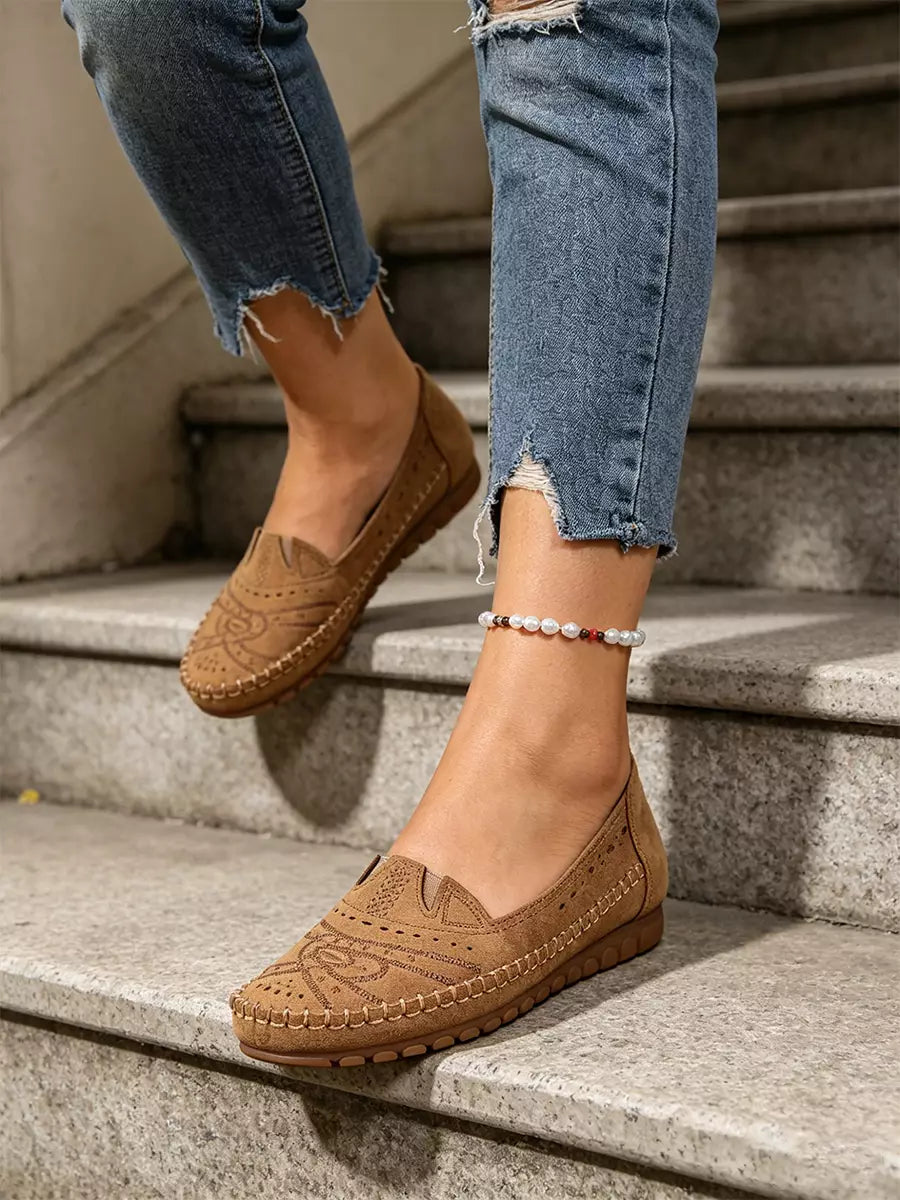 Odélia — Retro-Slip-On-Flats mit Lochmuster