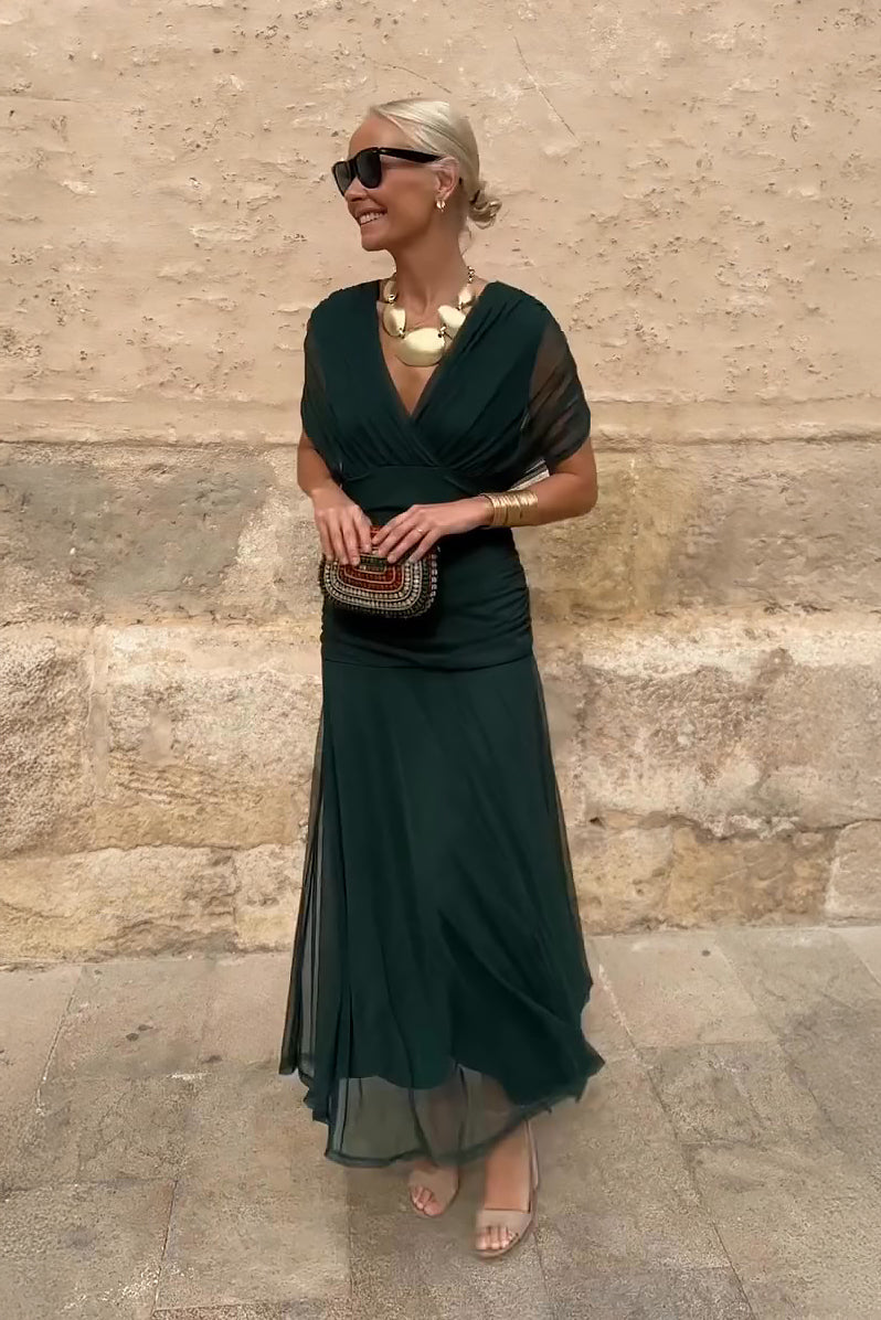 Elin — V-Ausschnitt Maxikleid mit tailliertem Schnitt