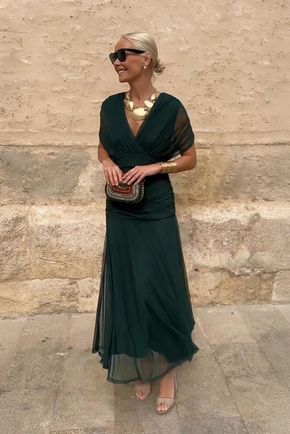 Elin — V-Ausschnitt Maxikleid mit tailliertem Schnitt