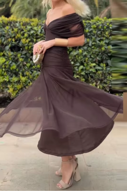 Elin — V-Ausschnitt Maxikleid mit tailliertem Schnitt