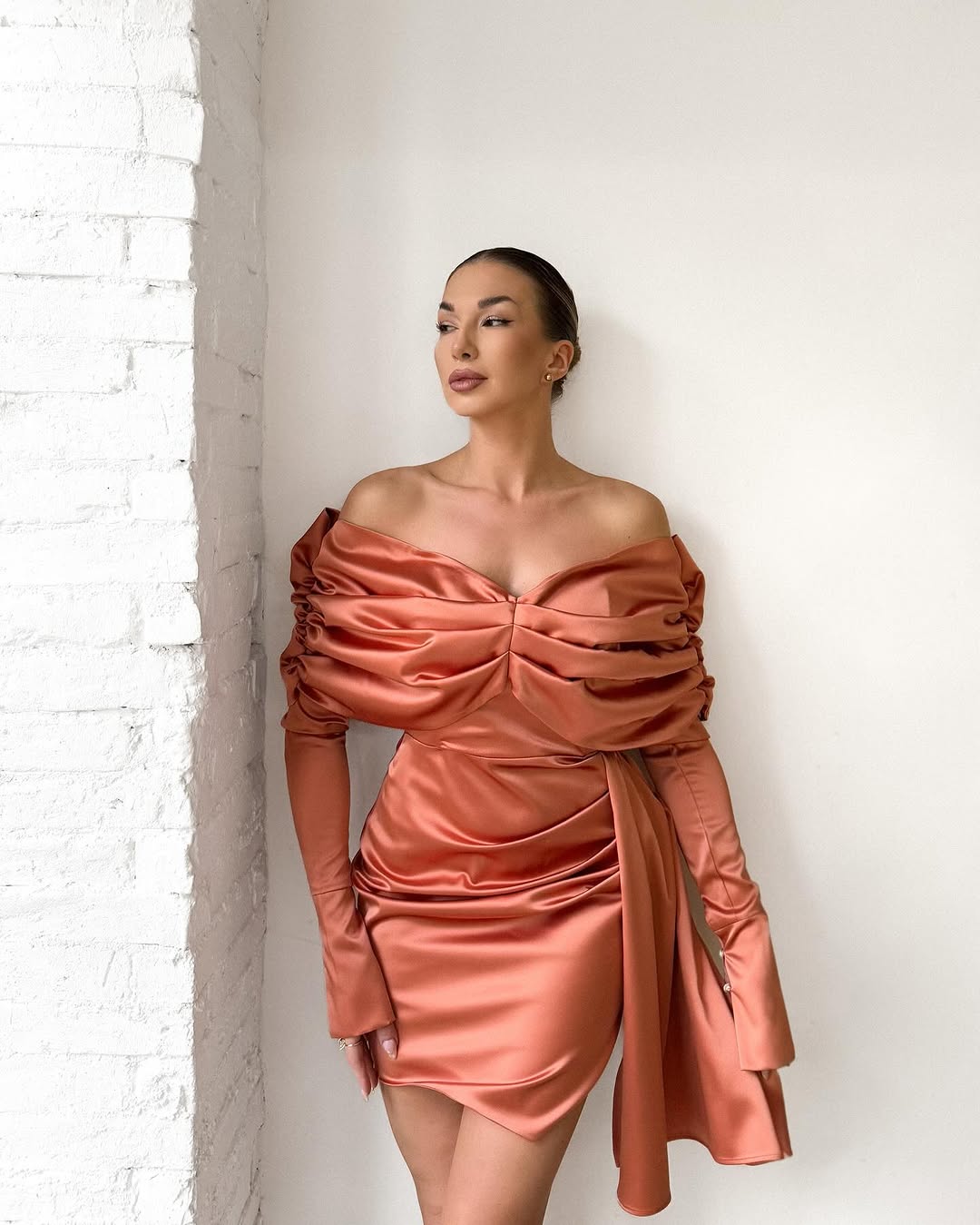 Ellia — Korsettiertes elastisches Taffetakleid