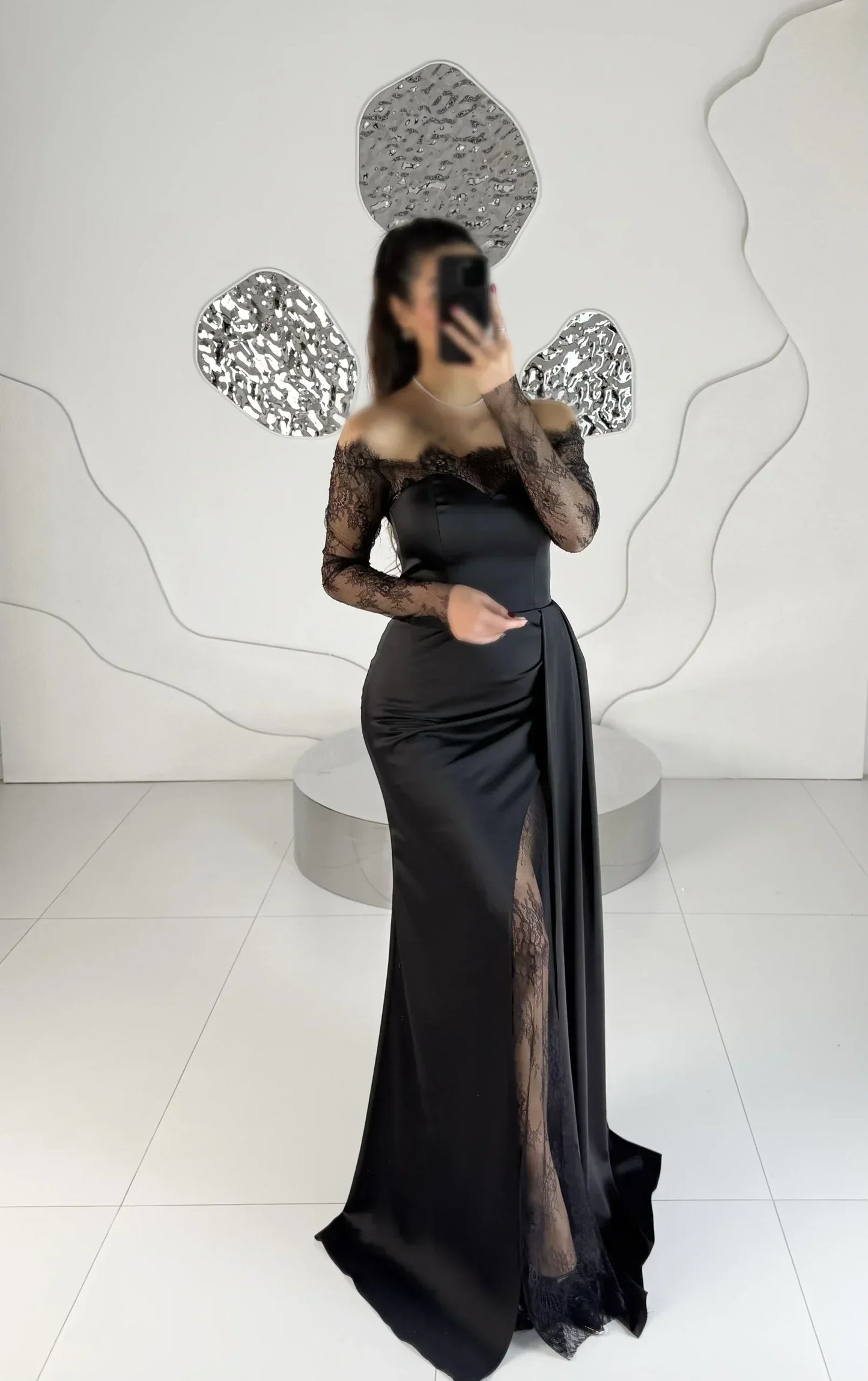Chantilly — Spitzen-Abendkleid