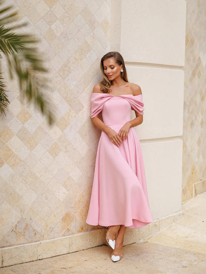 Deliha — Fließendes Off-Shoulder Kleid