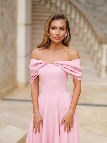 Deliha — Fließendes Off-Shoulder Kleid