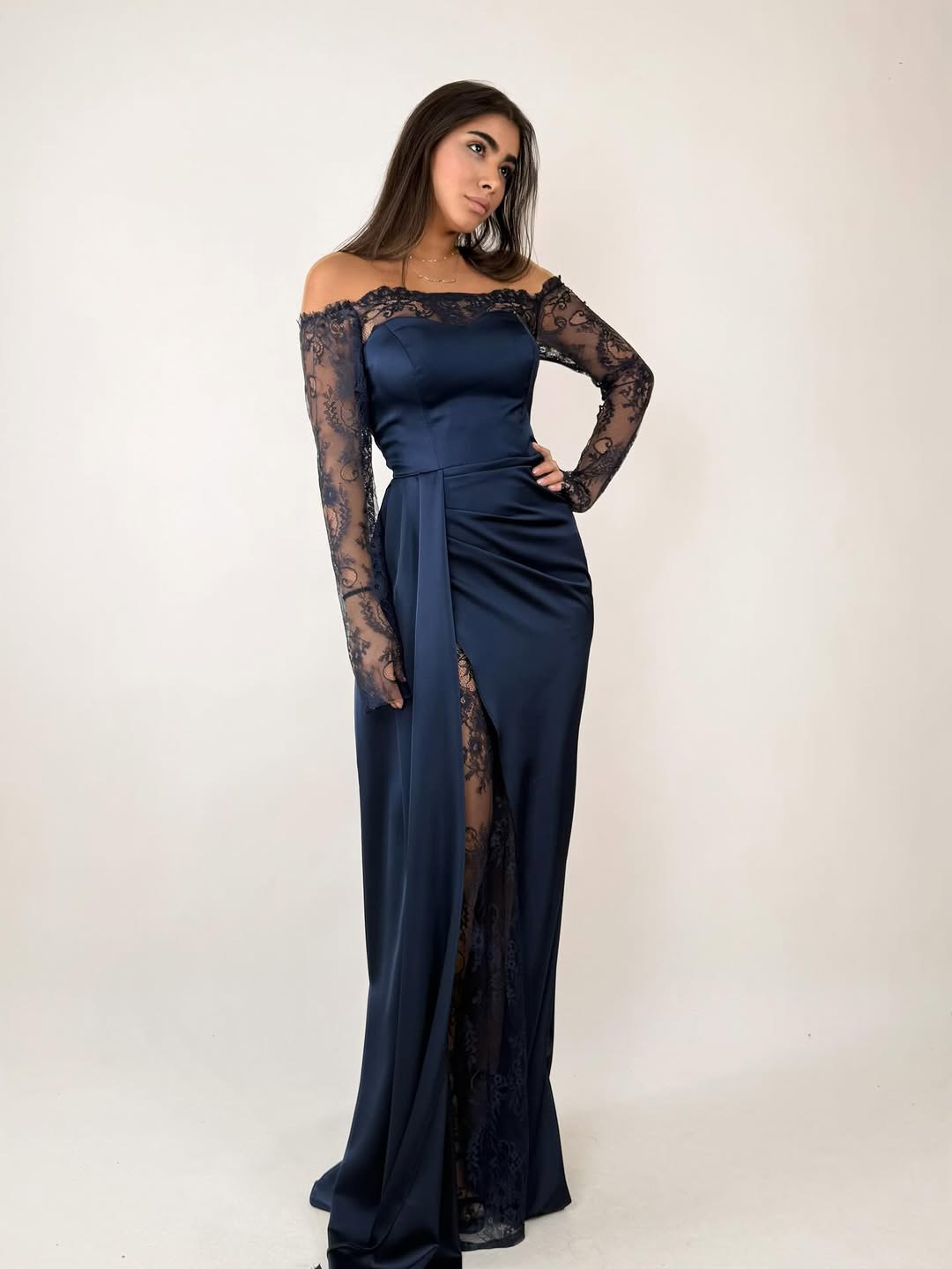 Chantilly — Spitzen-Abendkleid