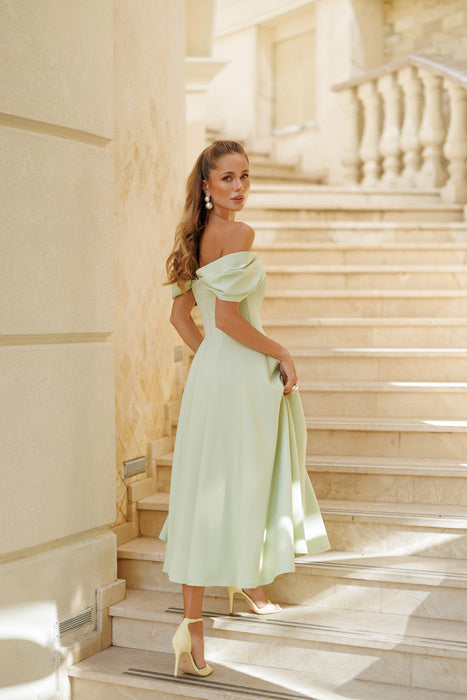 Deliha — Fließendes Off-Shoulder Kleid
