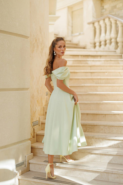 Deliha — Fließendes Off-Shoulder Kleid