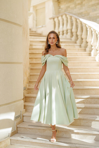 Deliha — Fließendes Off-Shoulder Kleid