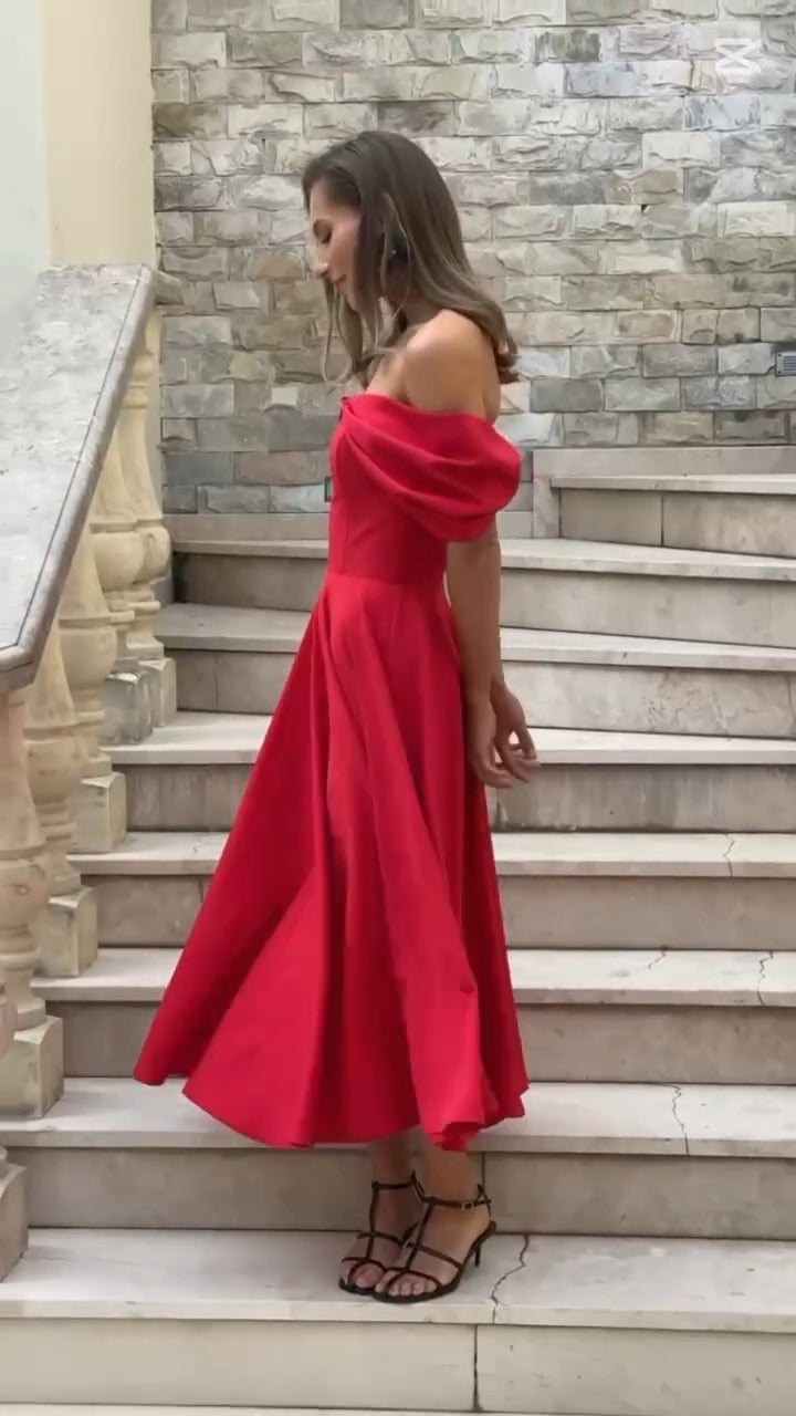 Deliha — Fließendes Off-Shoulder Kleid