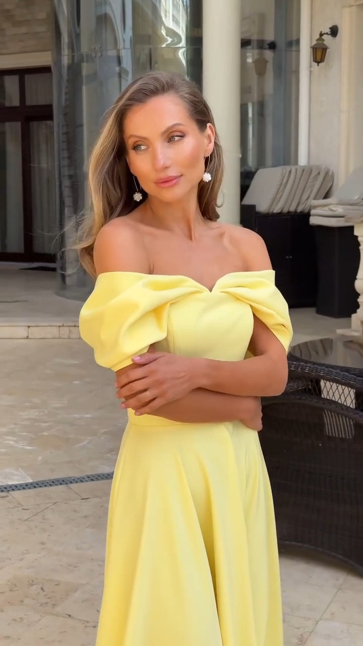 Deliha — Fließendes Off-Shoulder Kleid