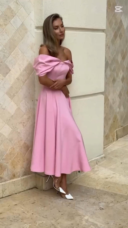 Deliha — Fließendes Off-Shoulder Kleid