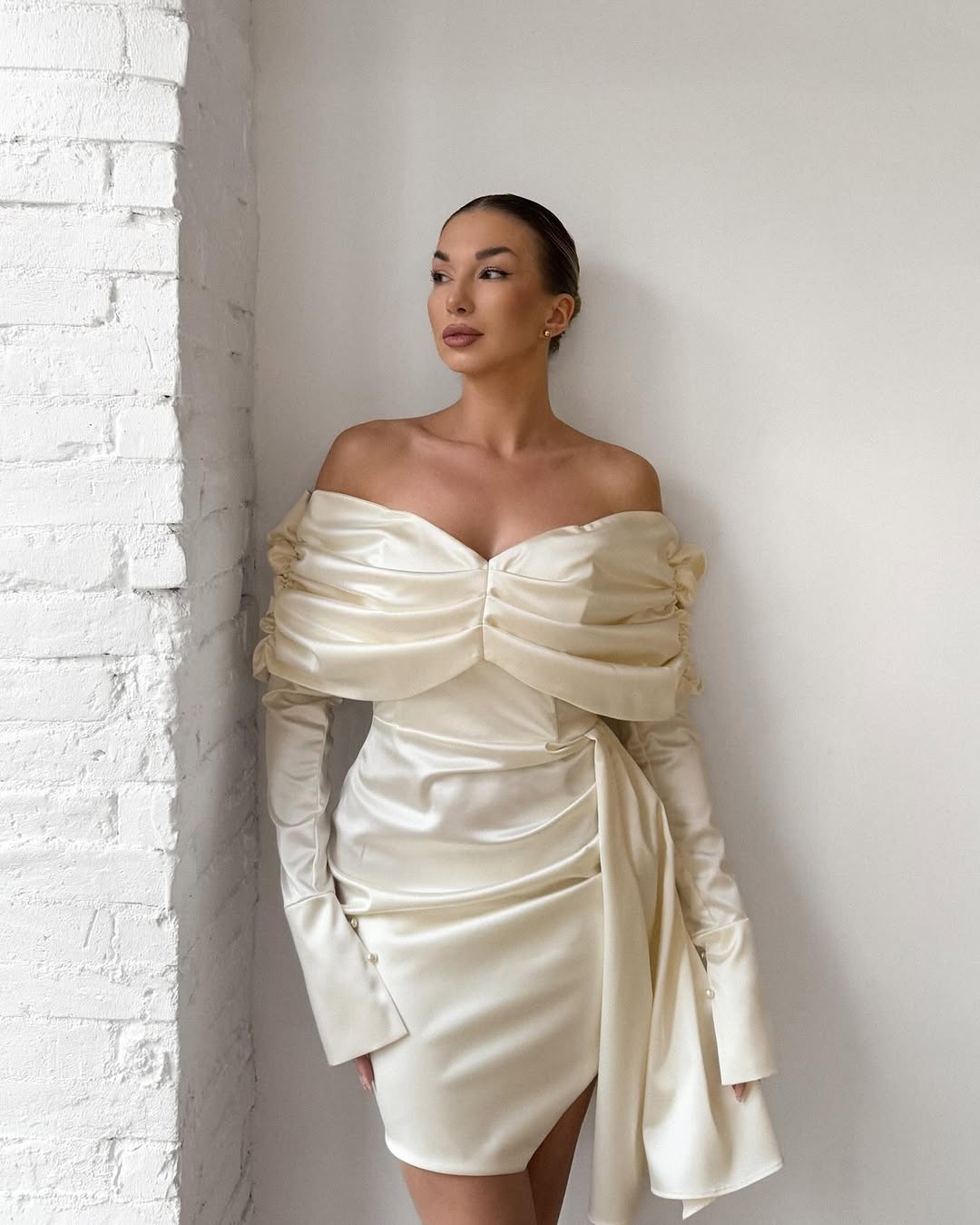 Ellia — Korsettiertes elastisches Taffetakleid