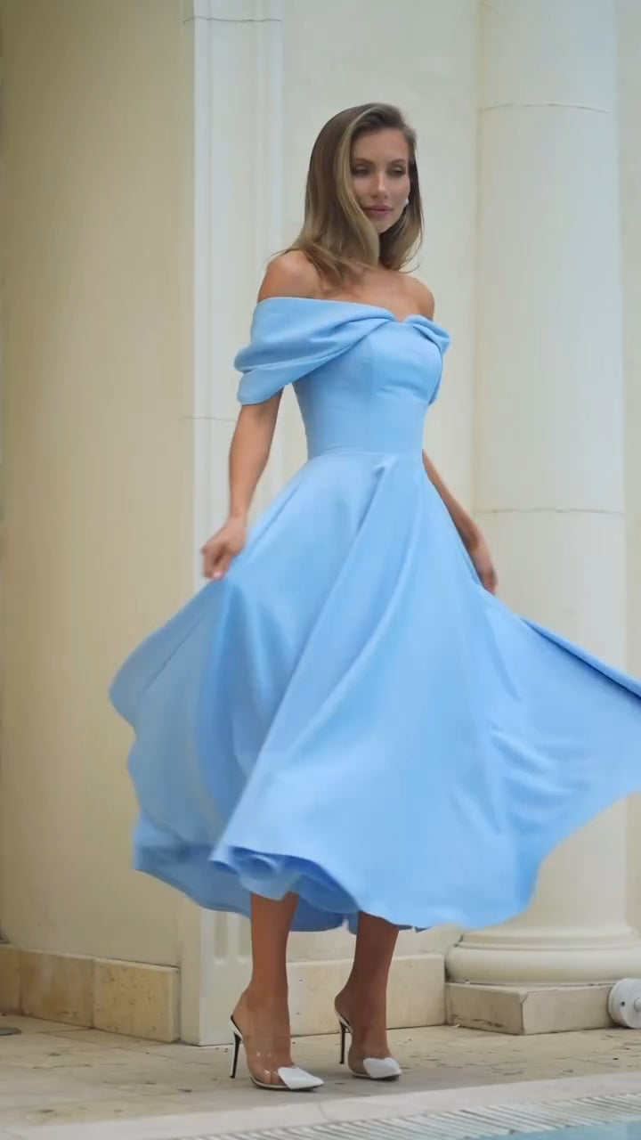 Deliha — Fließendes Off-Shoulder Kleid